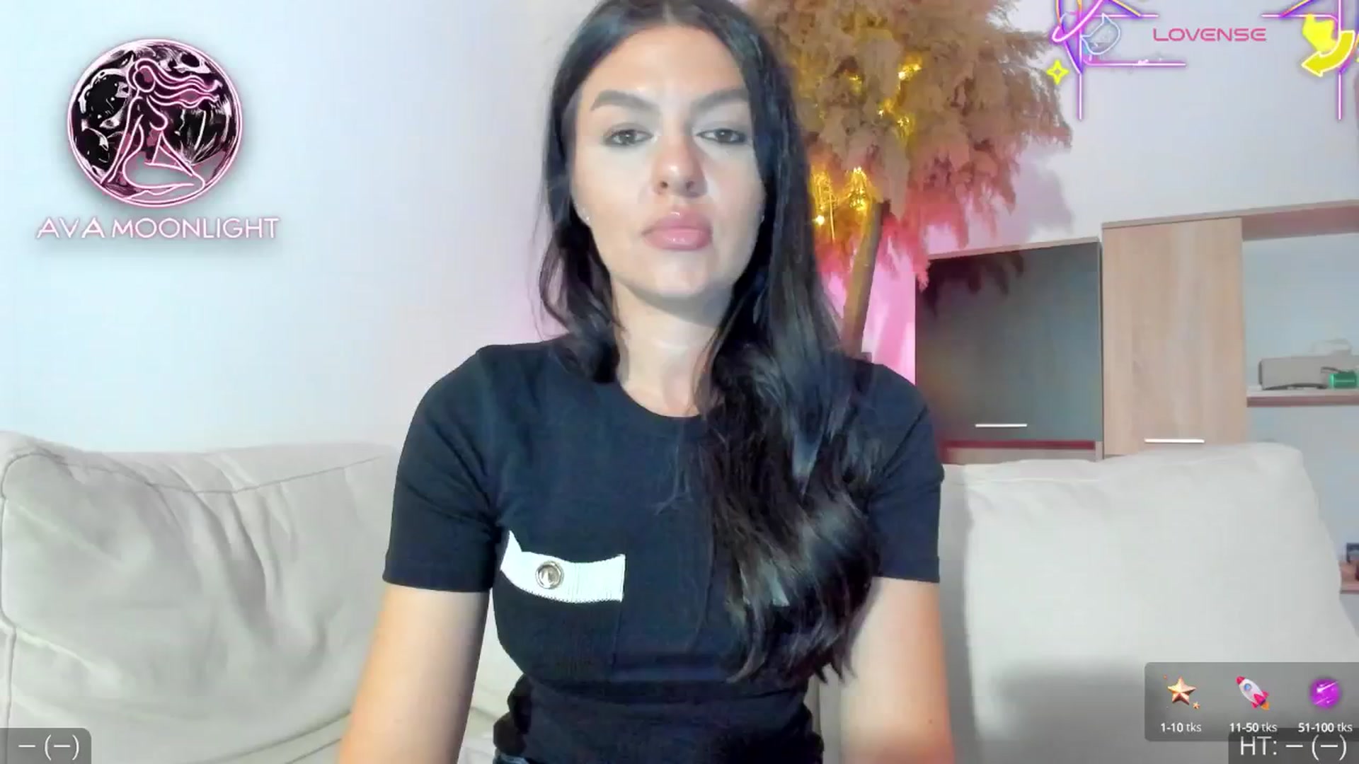 Gallery image thumbnail from AvaMoonlight's myfreecams stream on, 05/04/2025, 24:01 image 3 of 20