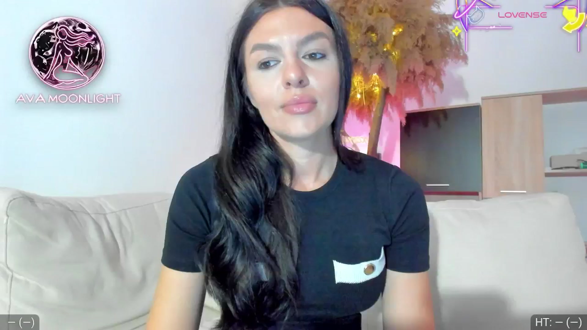Gallery image thumbnail from AvaMoonlight's myfreecams stream on, 05/04/2025, 24:01 image 8 of 20