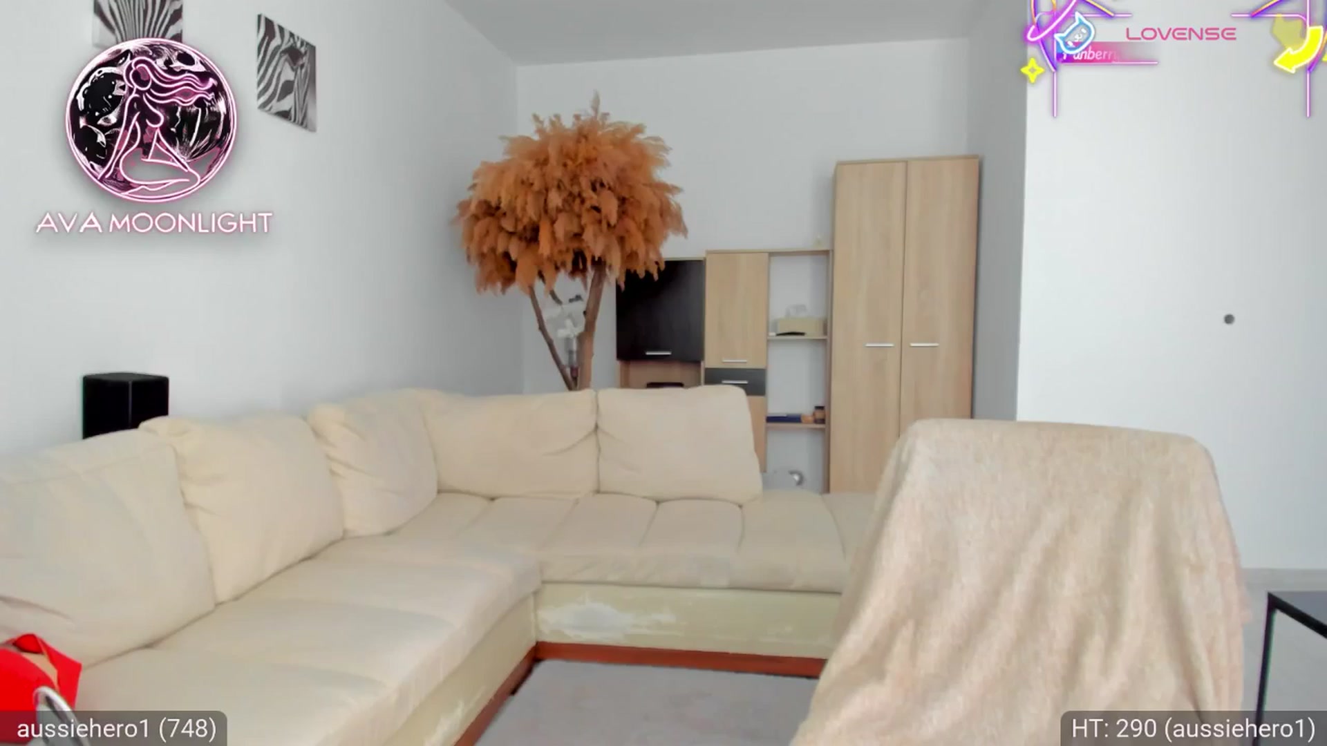 Gallery image thumbnail from AvaMoonlight's myfreecams stream on, 05/04/2025, 16:04 image 14 of 20