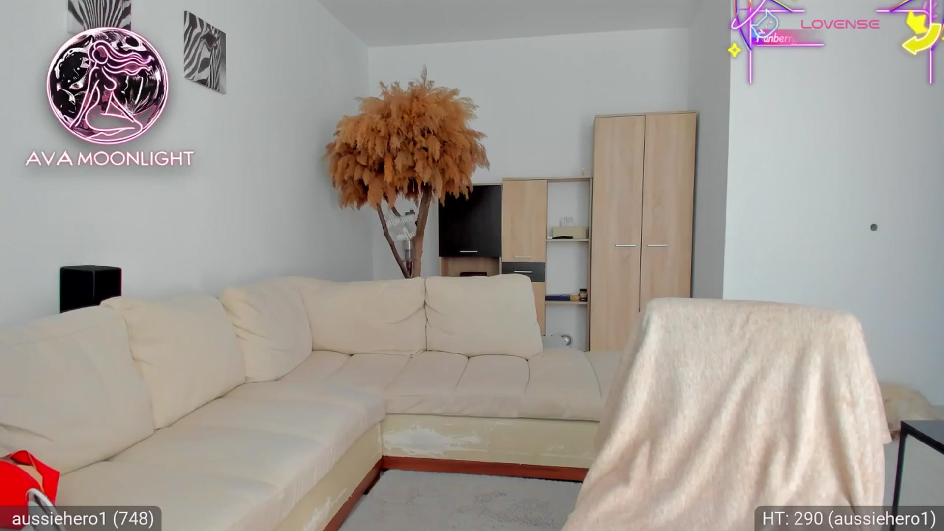 Gallery image thumbnail from AvaMoonlight's myfreecams stream on, 05/04/2025, 16:04 image 12 of 20