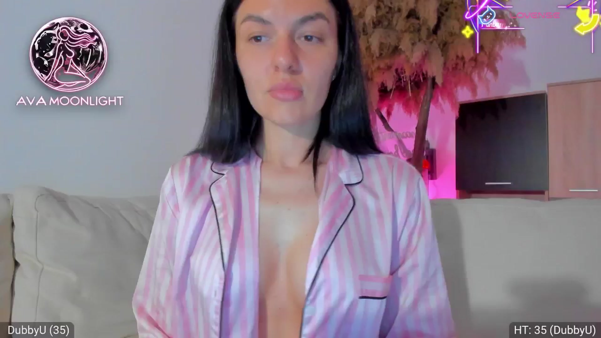 Gallery image thumbnail from AvaMoonlight's myfreecams stream on, 05/16/2025, 24:13 image 9 of 20
