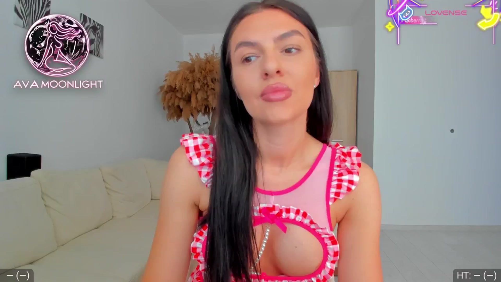 Gallery image thumbnail from AvaMoonlight's myfreecams stream on, 05/19/2025, 16:08 image 3 of 20