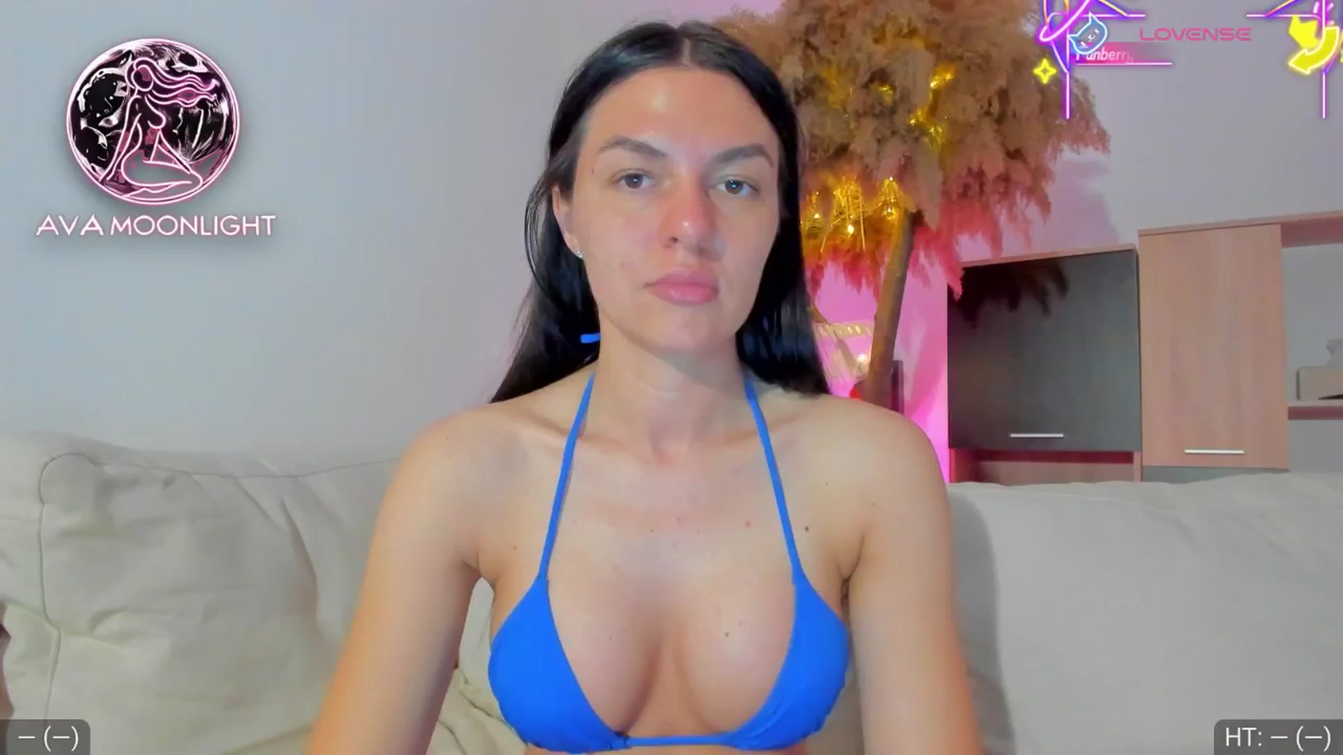 Gallery image thumbnail from AvaMoonlight's myfreecams stream on, 05/20/2025, 22:29 image 9 of 20