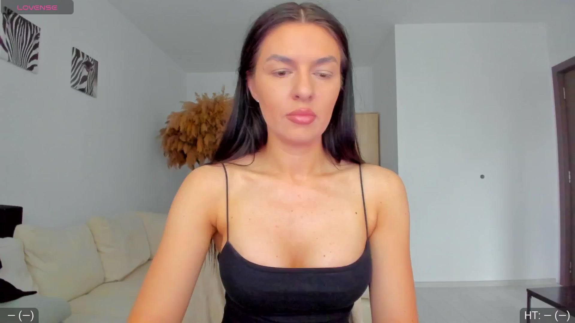 Gallery image thumbnail from AvaMoonlight's myfreecams stream on, 05/29/2025, 16:05 image 1 of 20