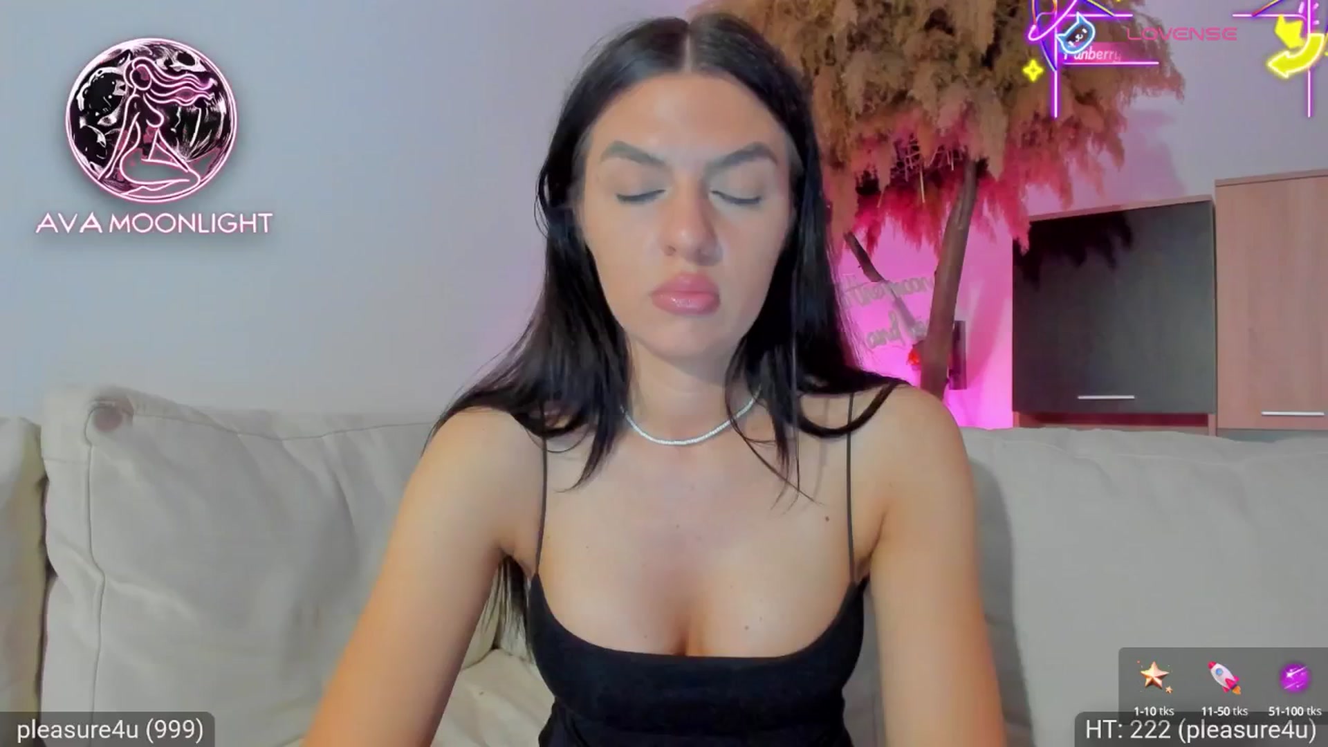 Gallery image thumbnail from AvaMoonlight's myfreecams stream on, 05/29/2025, 23:55 image 14 of 20