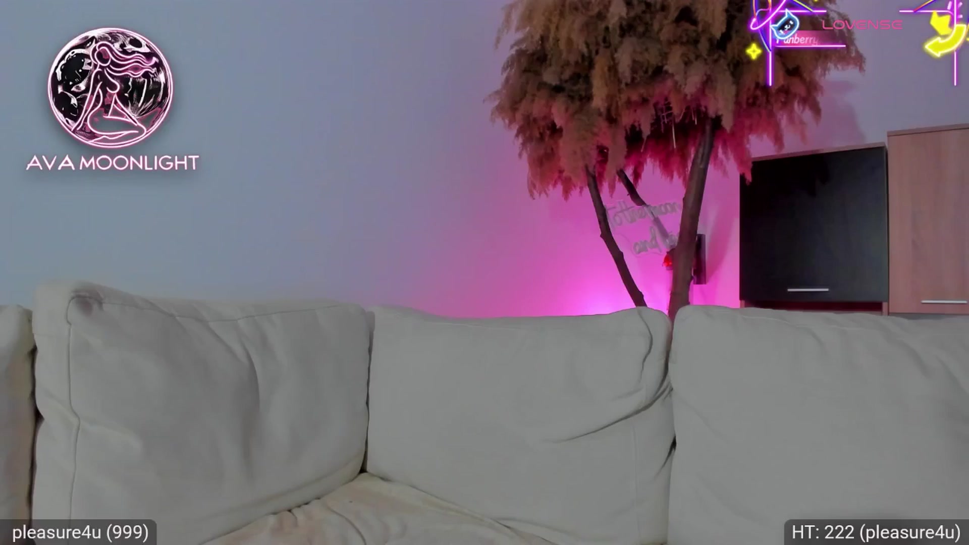 Gallery image thumbnail from AvaMoonlight's myfreecams stream on, 05/29/2025, 23:55 image 17 of 20