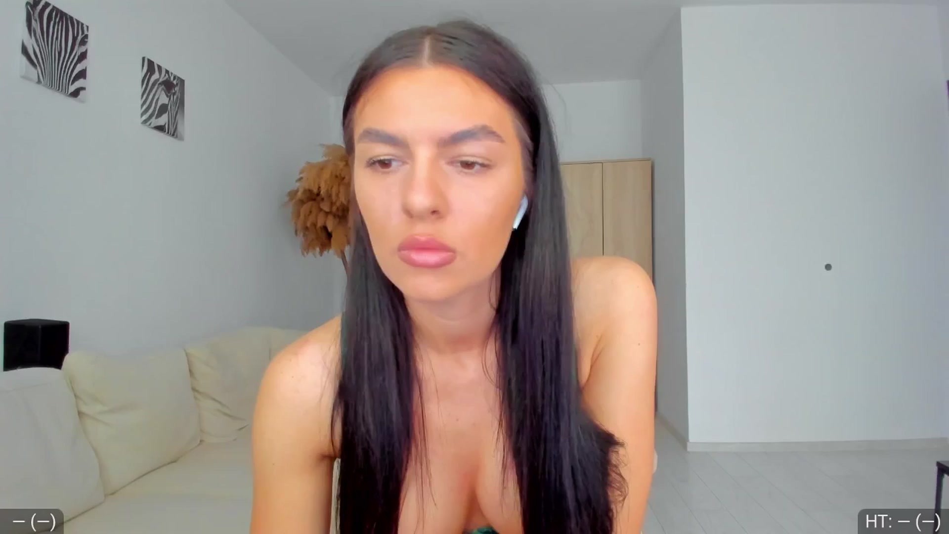 Gallery image thumbnail from AvaMoonlight's myfreecams stream on, 06/02/2025, 15:00 image 1 of 20