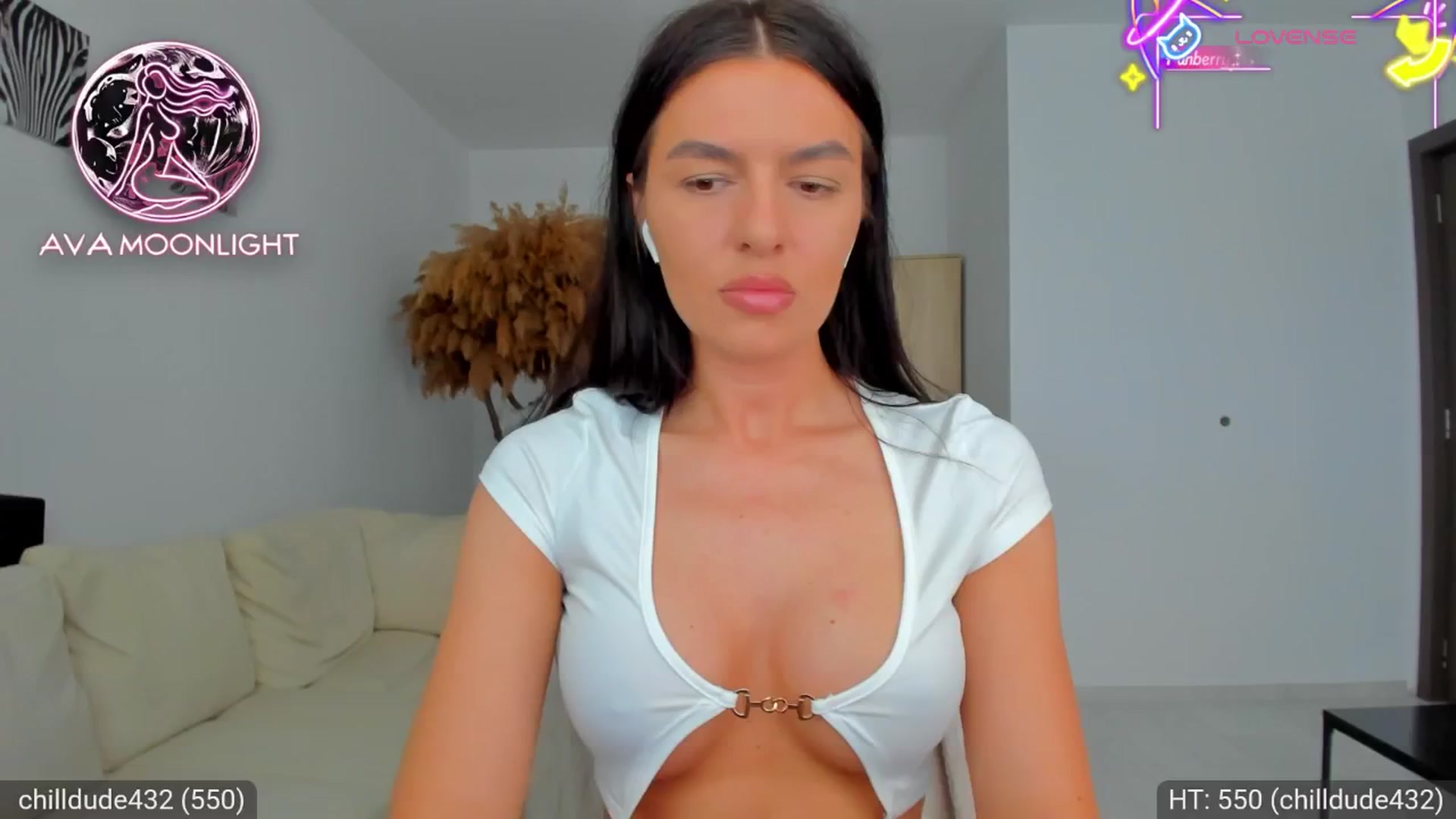 Gallery image thumbnail from AvaMoonlight's myfreecams stream on, 06/04/2025, 16:03 image 7 of 20
