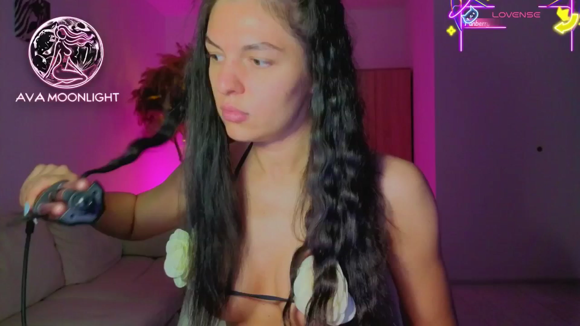 Gallery image thumbnail from AvaMoonlight's myfreecams stream on, 06/05/2025, 23:47 image 6 of 20