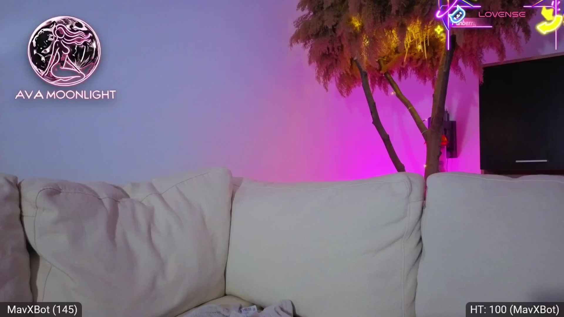 Gallery image thumbnail from AvaMoonlight's myfreecams stream on, 06/16/2025, 24:05 image 16 of 20
