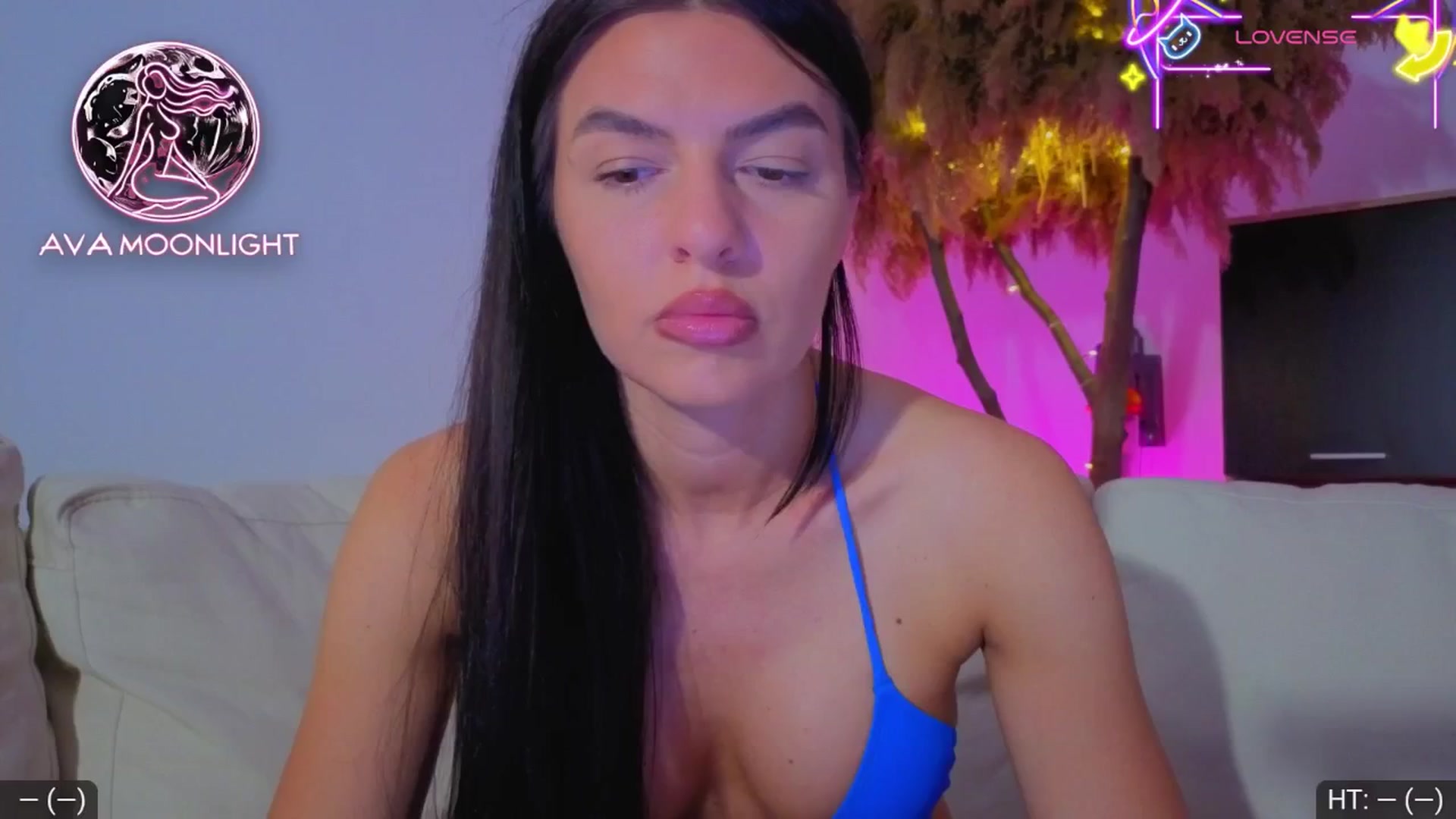 Gallery image thumbnail from AvaMoonlight's myfreecams stream on, 06/19/2025, 23:51 image 5 of 20