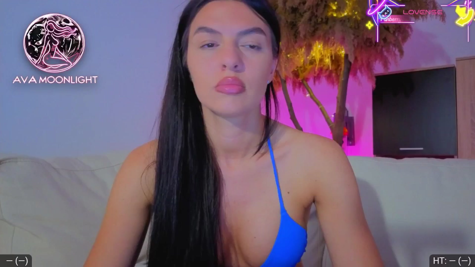 Gallery image thumbnail from AvaMoonlight's myfreecams stream on, 06/19/2025, 23:51 image 3 of 20