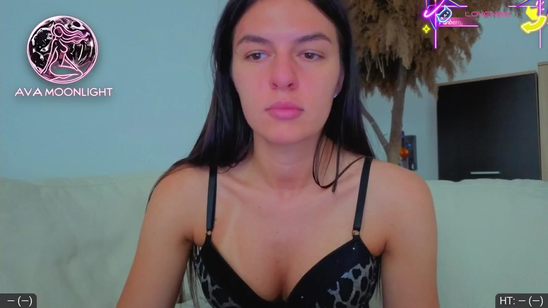 Gallery image thumbnail from AvaMoonlight's myfreecams stream on, 06/23/2025, 15:01 image 7 of 20