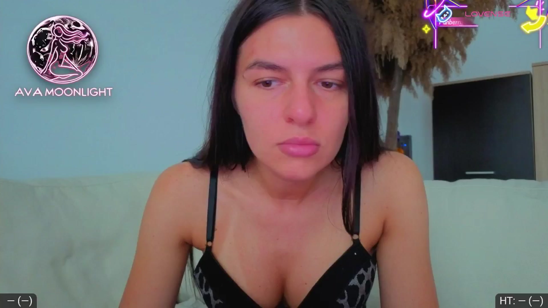 Gallery image thumbnail from AvaMoonlight's myfreecams stream on, 06/23/2025, 15:01 image 13 of 20