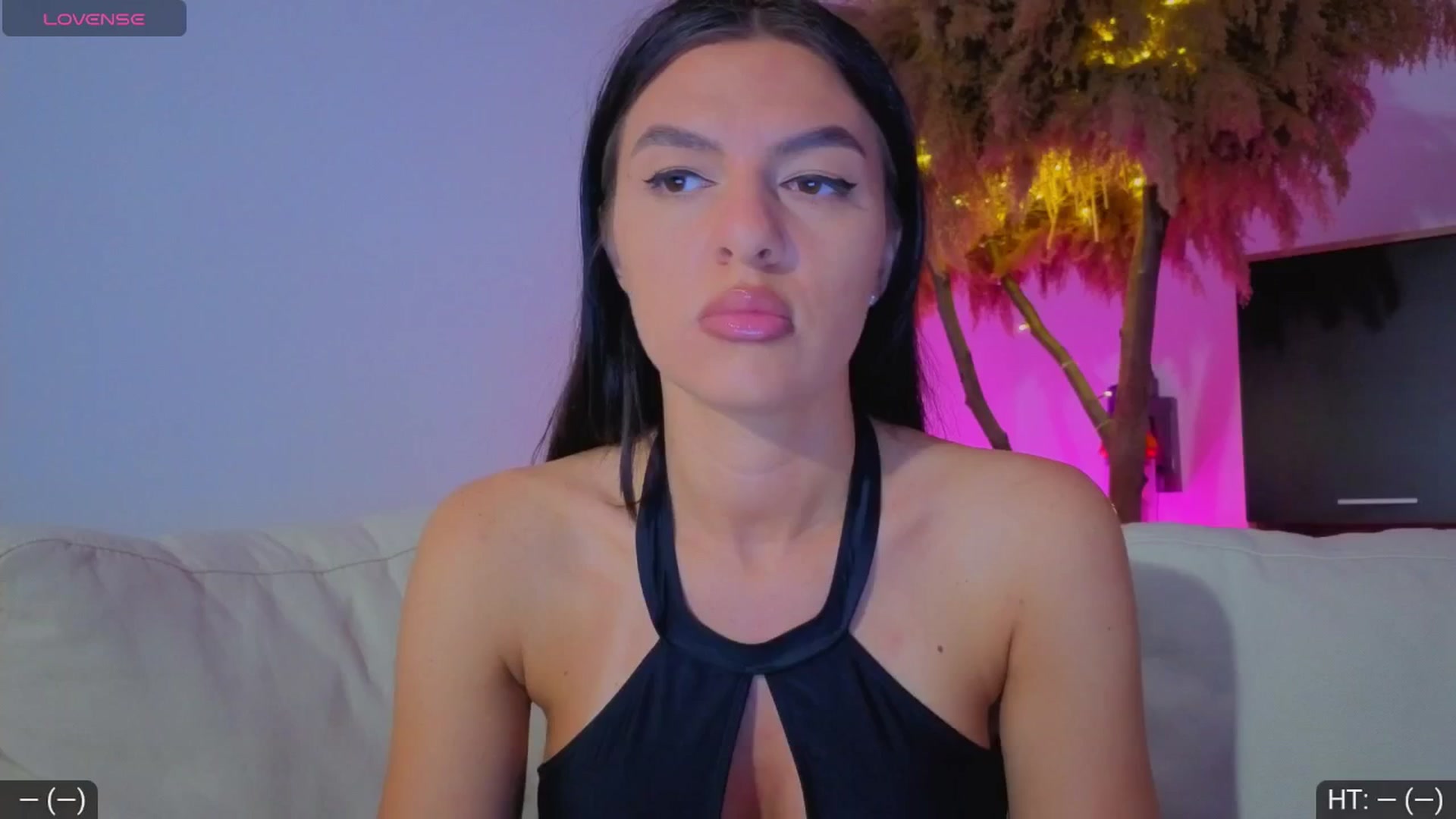 Gallery image thumbnail from AvaMoonlight's myfreecams stream on, 06/26/2025, 24:00 image 2 of 20