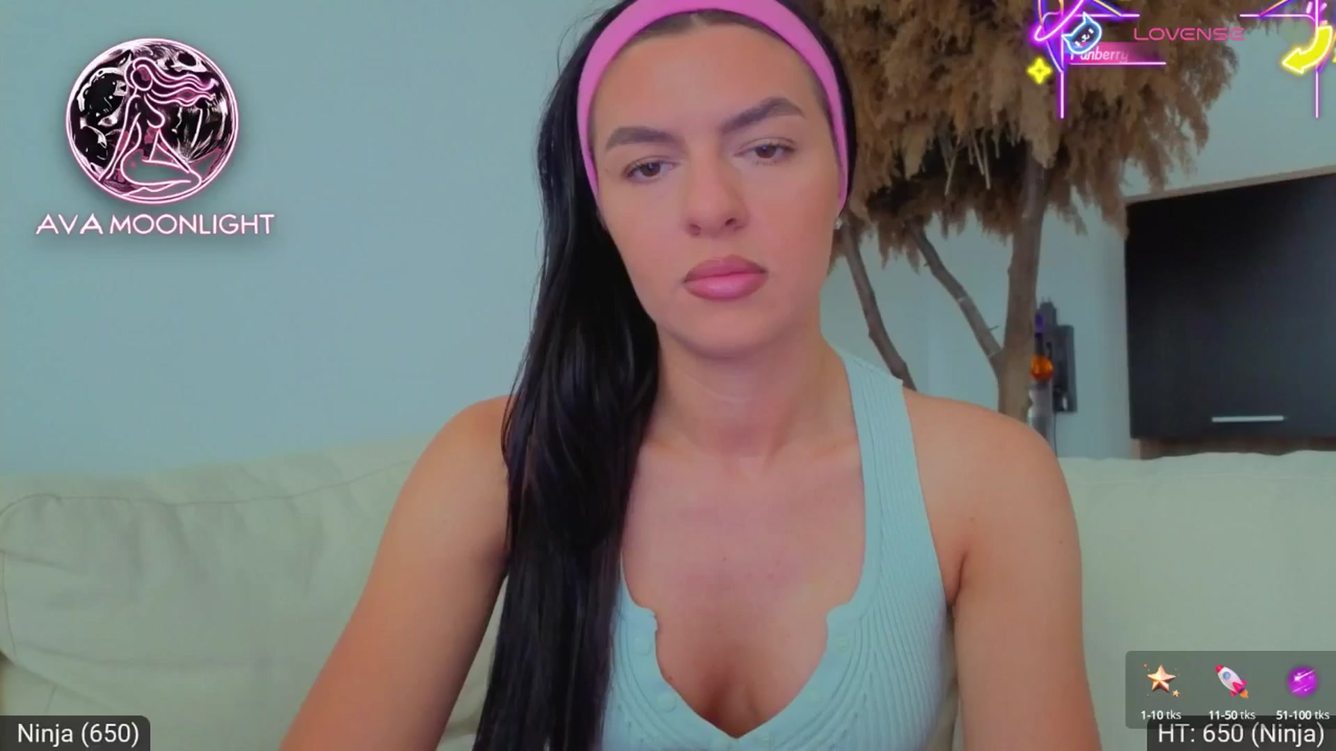 Gallery image thumbnail from AvaMoonlight's myfreecams stream on, 06/26/2025, 16:08 image 5 of 20