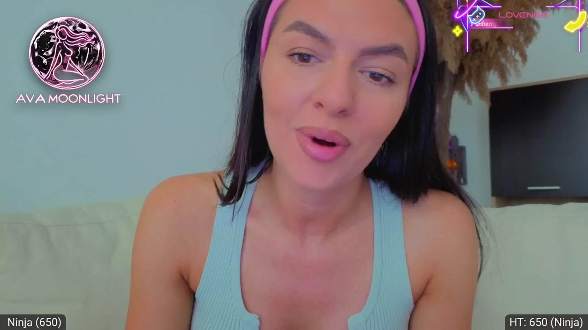 Gallery image thumbnail from AvaMoonlight's myfreecams stream on, 06/26/2025, 16:08 image 2 of 20
