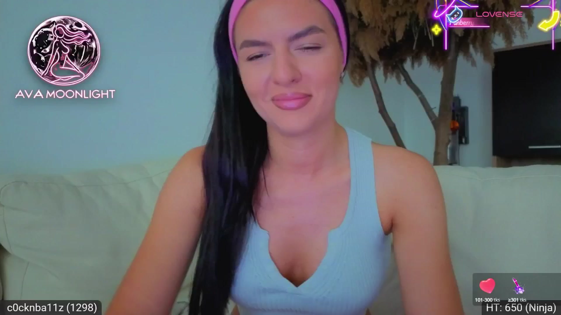Gallery image thumbnail from AvaMoonlight's myfreecams stream on, 06/26/2025, 16:08 image 17 of 20