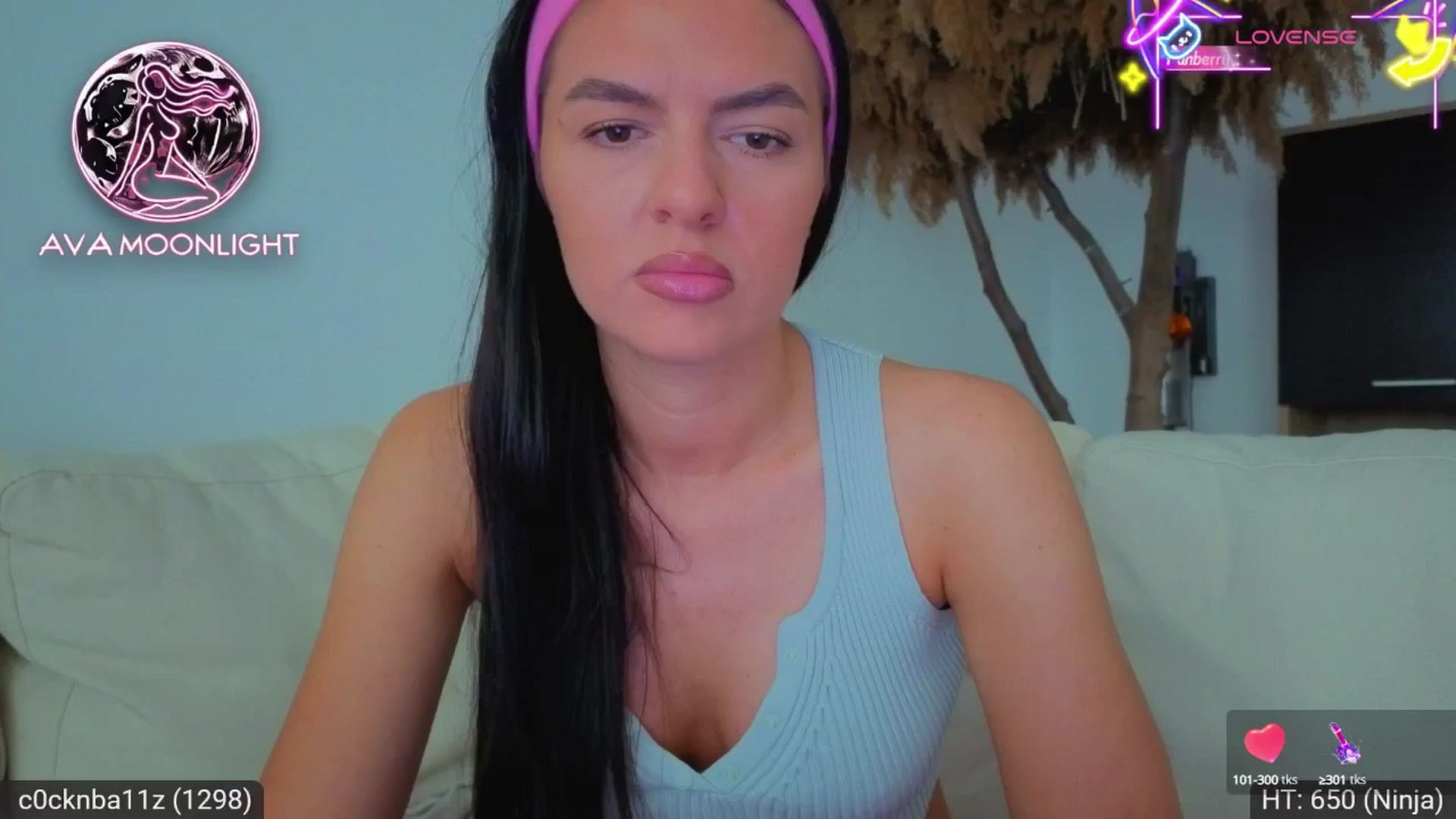 Gallery image thumbnail from AvaMoonlight's myfreecams stream on, 06/26/2025, 16:08 image 18 of 20