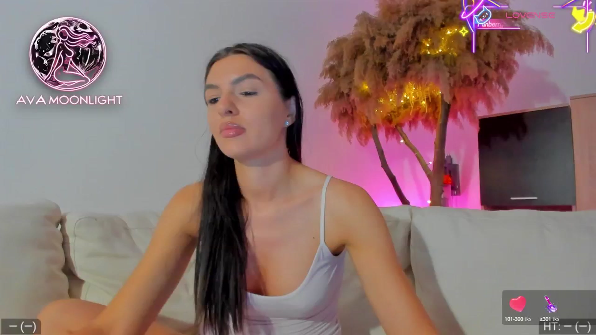 Gallery image thumbnail from AvaMoonlight's myfreecams stream on, 06/26/2025, 23:57 image 12 of 20