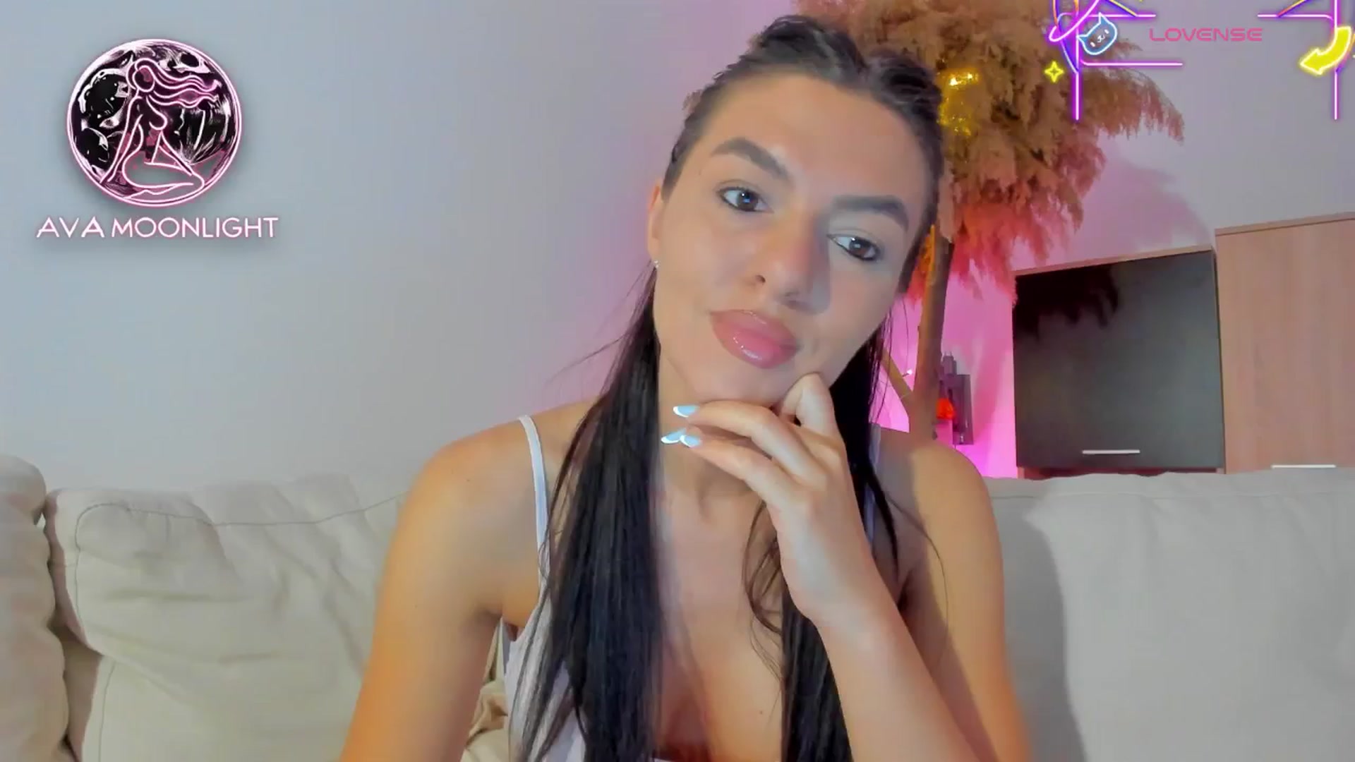 Gallery image thumbnail from AvaMoonlight's myfreecams stream on, 06/26/2025, 23:57 image 1 of 20