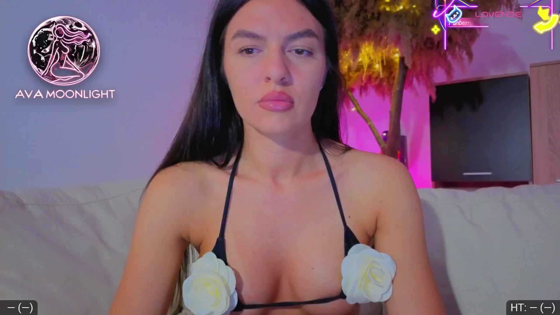 Gallery image thumbnail from AvaMoonlight's myfreecams stream on, 07/02/2025, 22:00 image 9 of 20