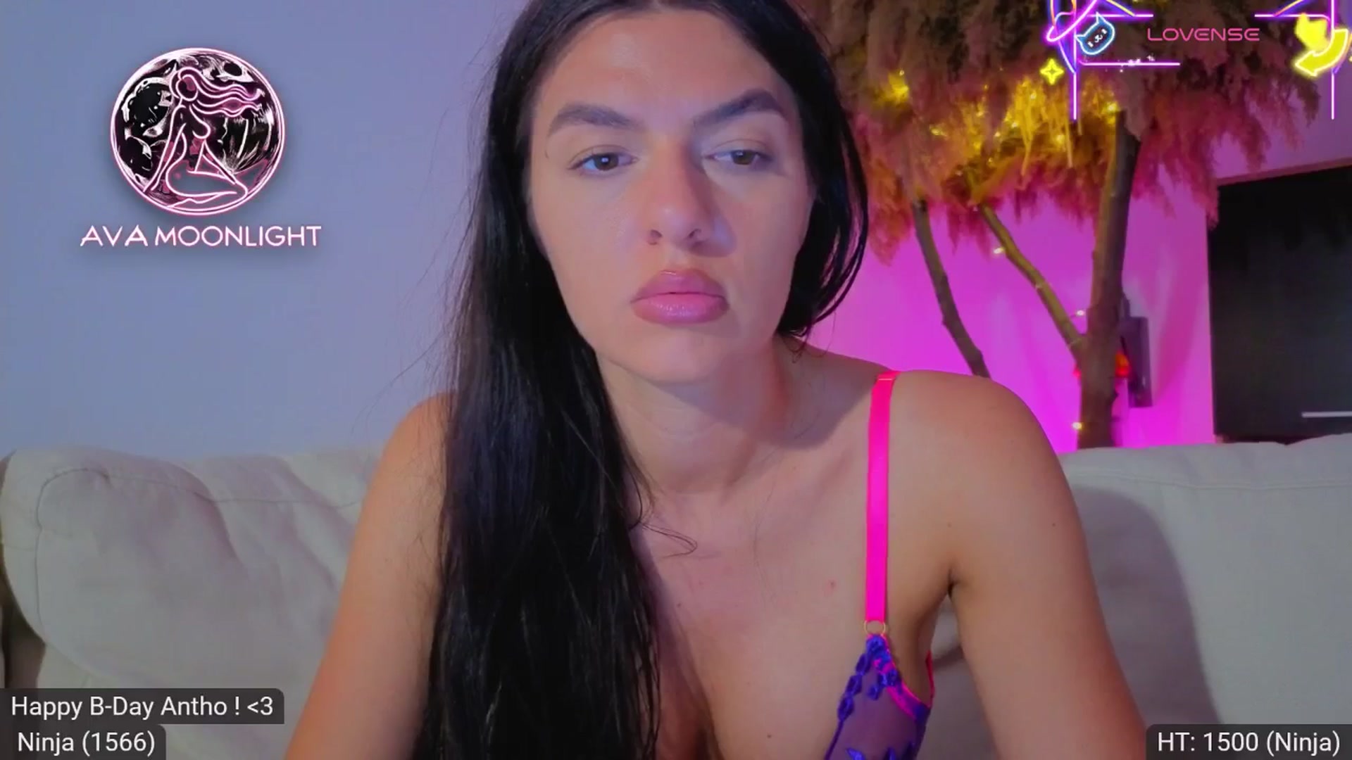 Gallery image thumbnail from AvaMoonlight's myfreecams stream on, 07/09/2025, 24:52 image 14 of 20