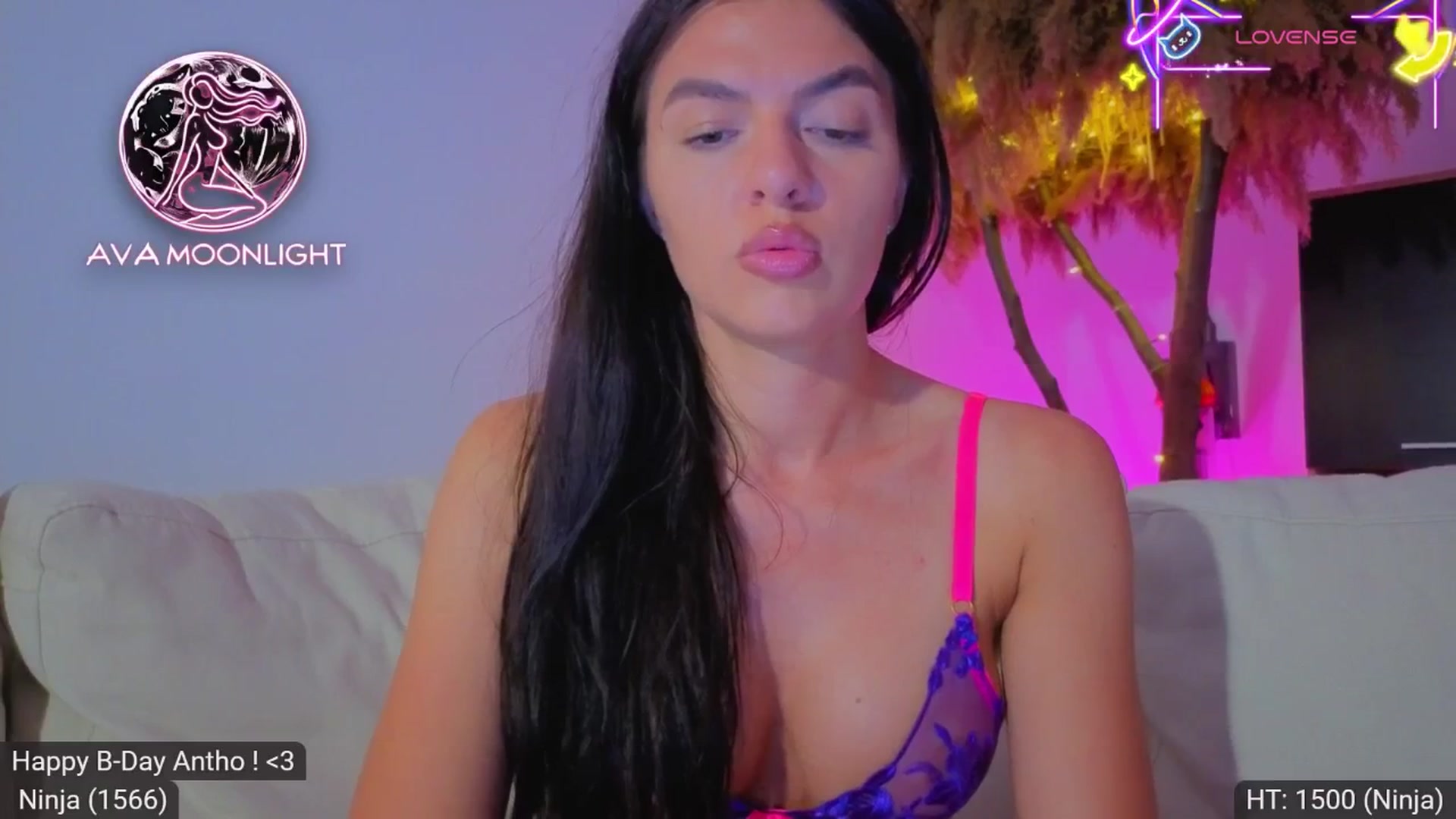 Gallery image thumbnail from AvaMoonlight's myfreecams stream on, 07/09/2025, 24:52 image 17 of 20