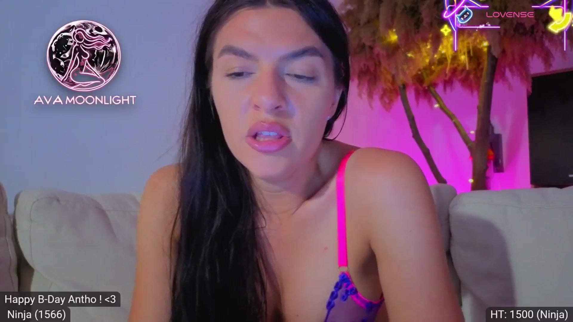 Gallery image thumbnail from AvaMoonlight's myfreecams stream on, 07/09/2025, 24:52 image 8 of 20