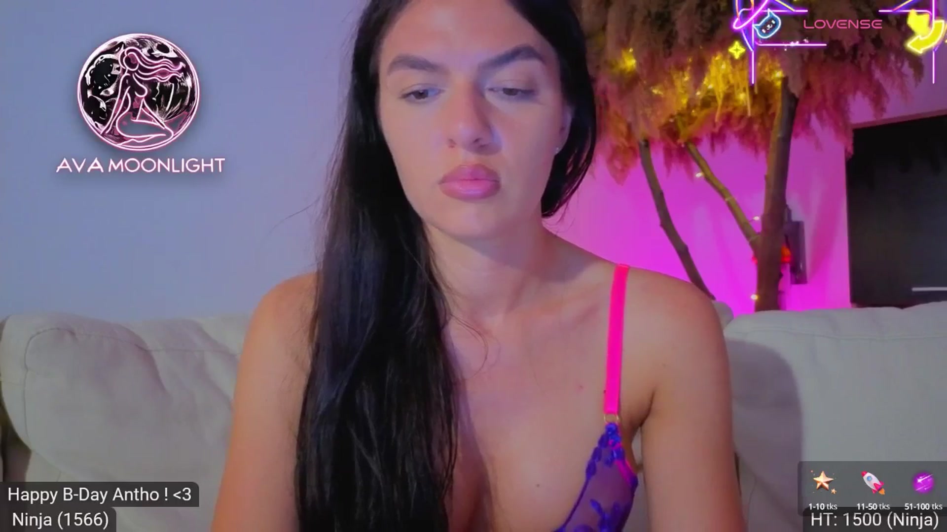 Gallery image thumbnail from AvaMoonlight's myfreecams stream on, 07/09/2025, 24:52 image 15 of 20