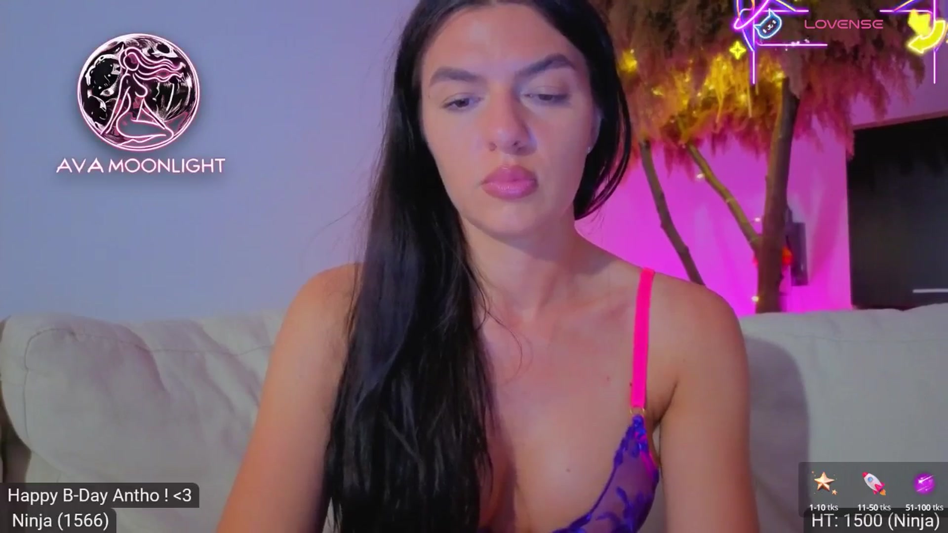 Gallery image thumbnail from AvaMoonlight's myfreecams stream on, 07/09/2025, 24:52 image 18 of 20