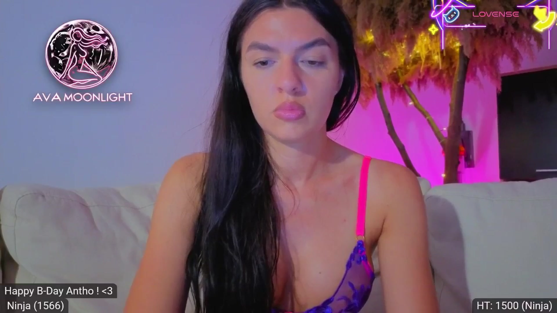 Gallery image thumbnail from AvaMoonlight's myfreecams stream on, 07/09/2025, 24:52 image 16 of 20