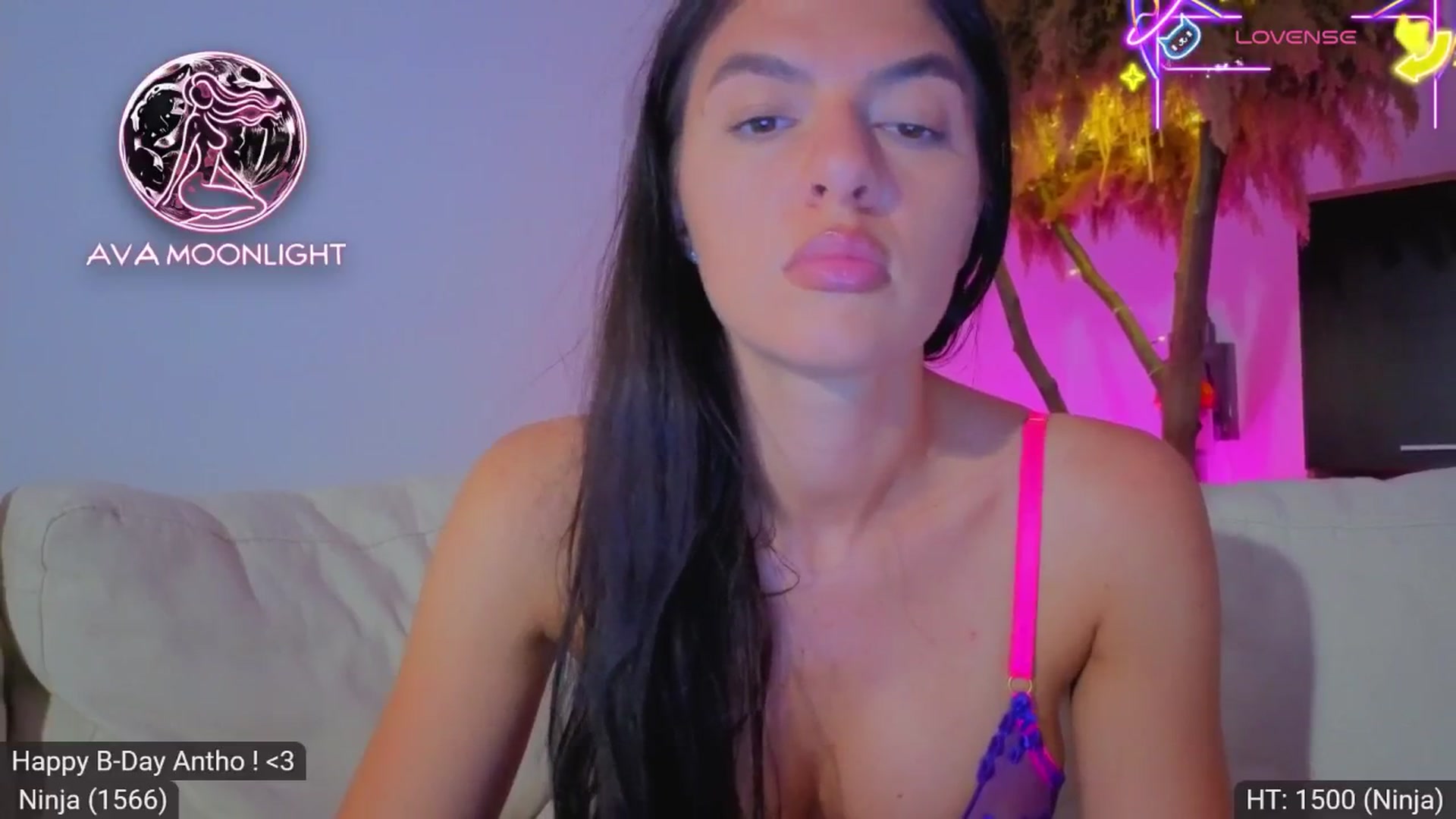 Gallery image thumbnail from AvaMoonlight's myfreecams stream on, 07/09/2025, 24:52 image 13 of 20