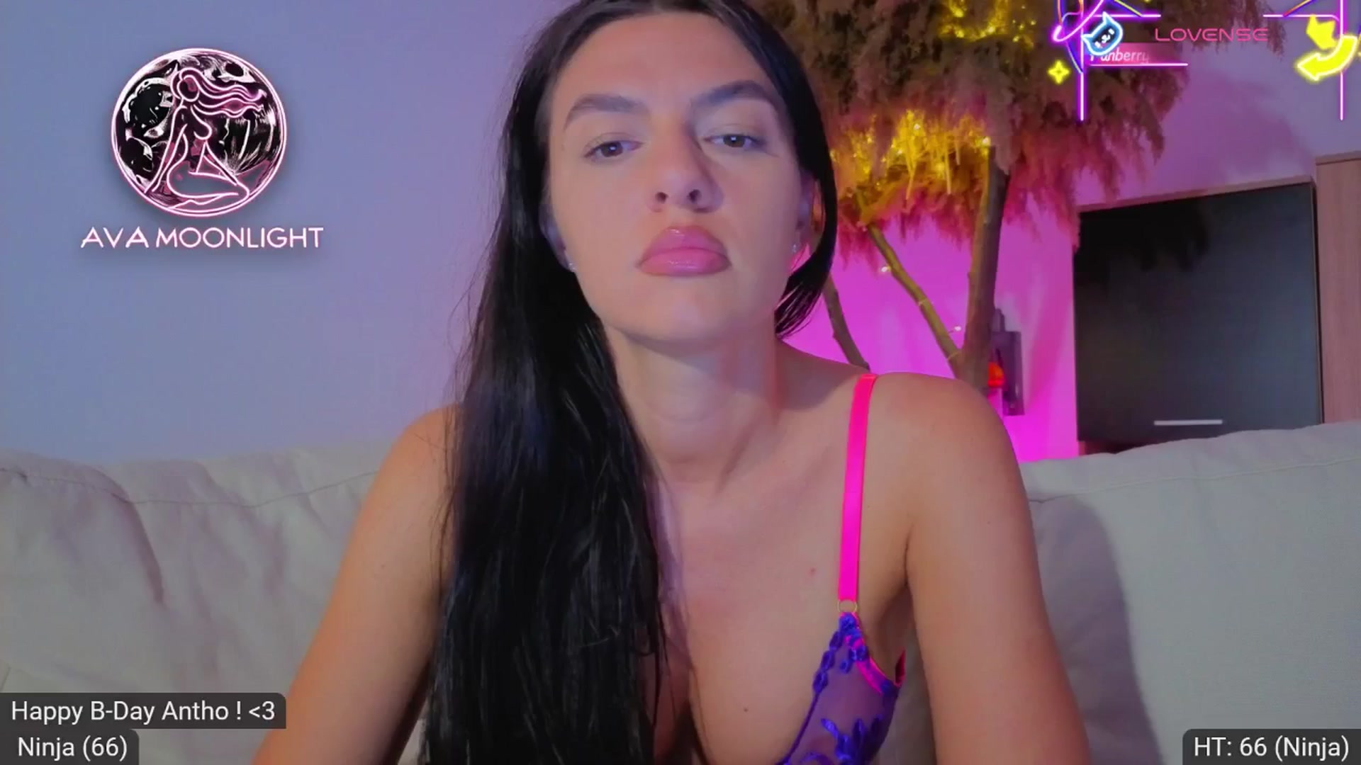 Gallery image thumbnail from AvaMoonlight's myfreecams stream on, 07/09/2025, 24:56 image 7 of 20
