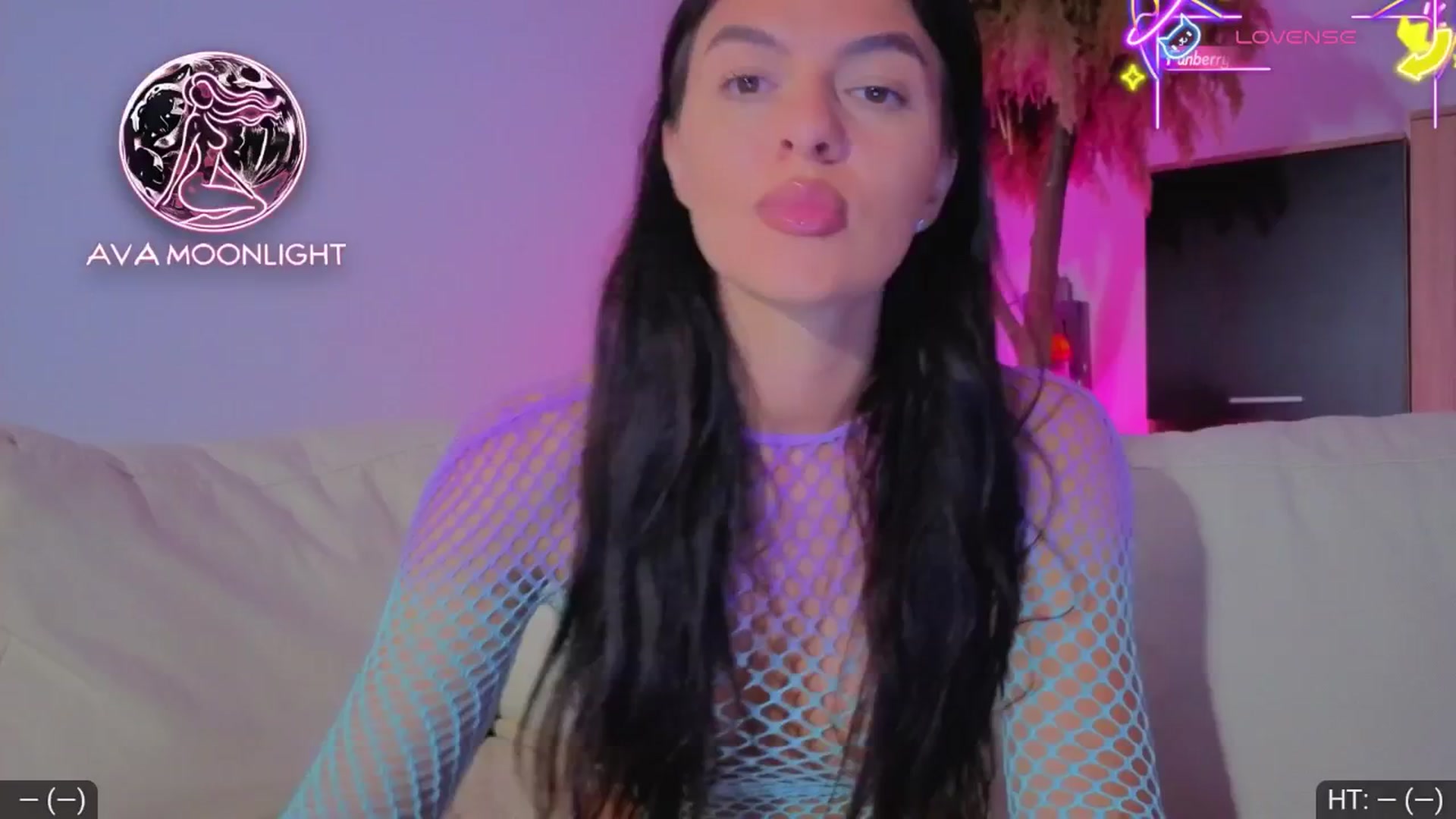 Gallery image thumbnail from AvaMoonlight's myfreecams stream on, 07/09/2025, 21:49 image 9 of 20