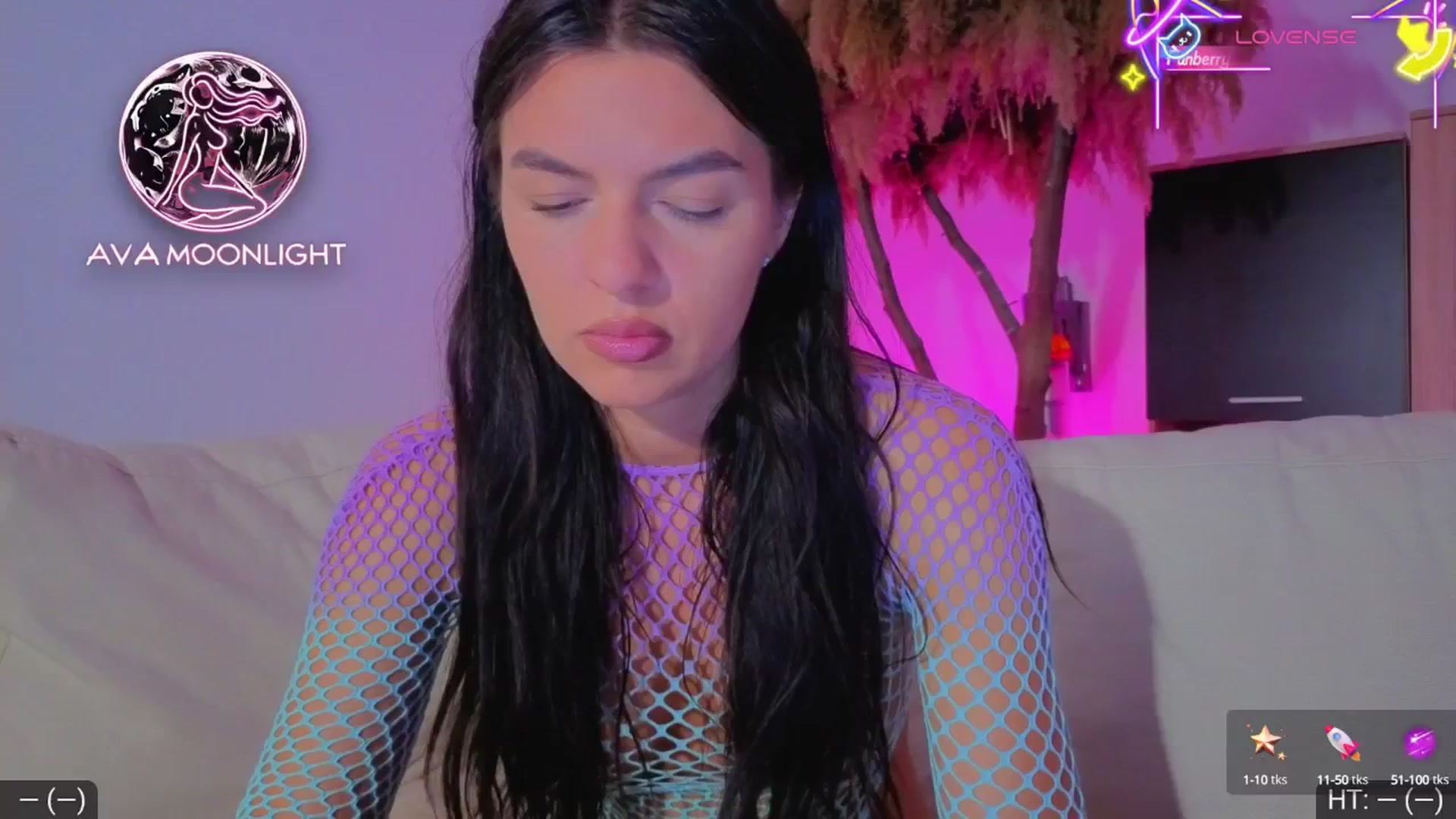 Gallery image thumbnail from AvaMoonlight's myfreecams stream on, 07/09/2025, 21:49 image 3 of 20