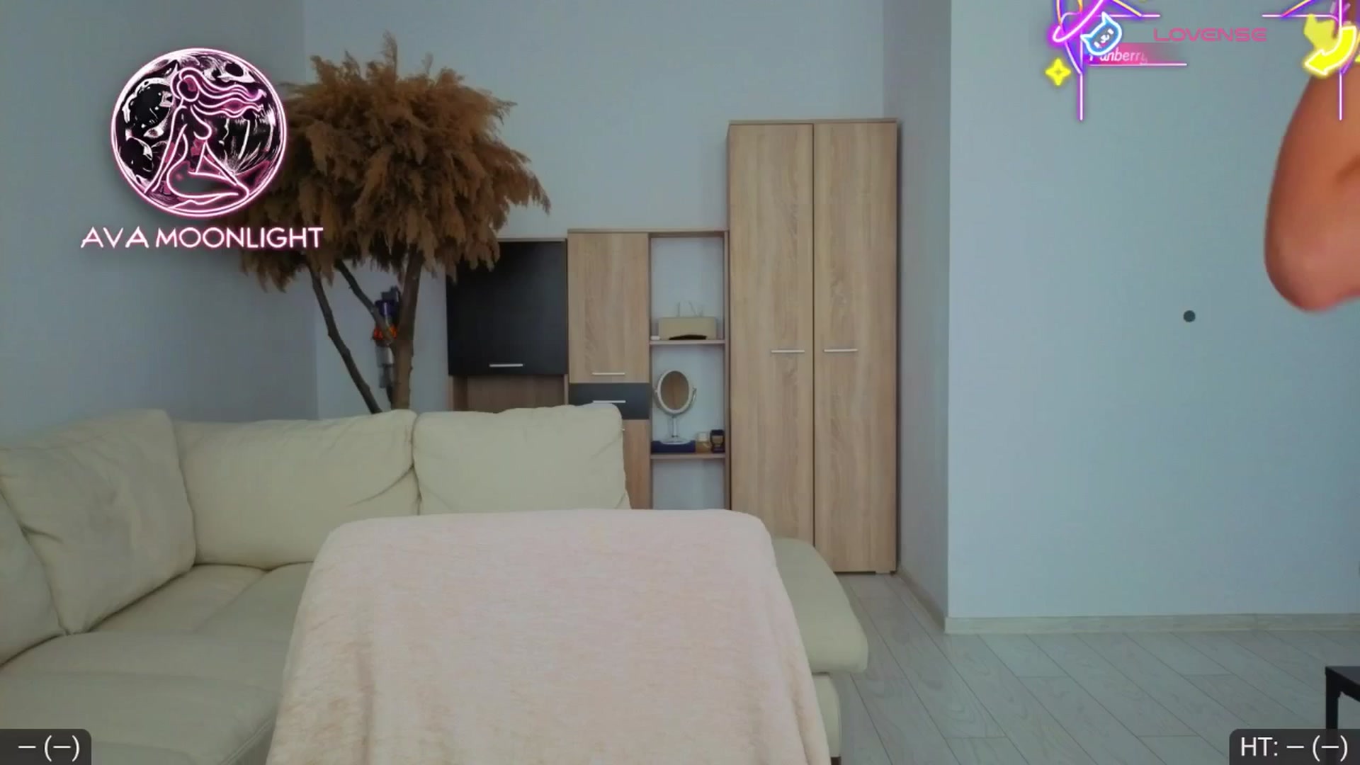 Gallery image thumbnail from AvaMoonlight's myfreecams stream on, 07/10/2025, 14:30 image 2 of 20