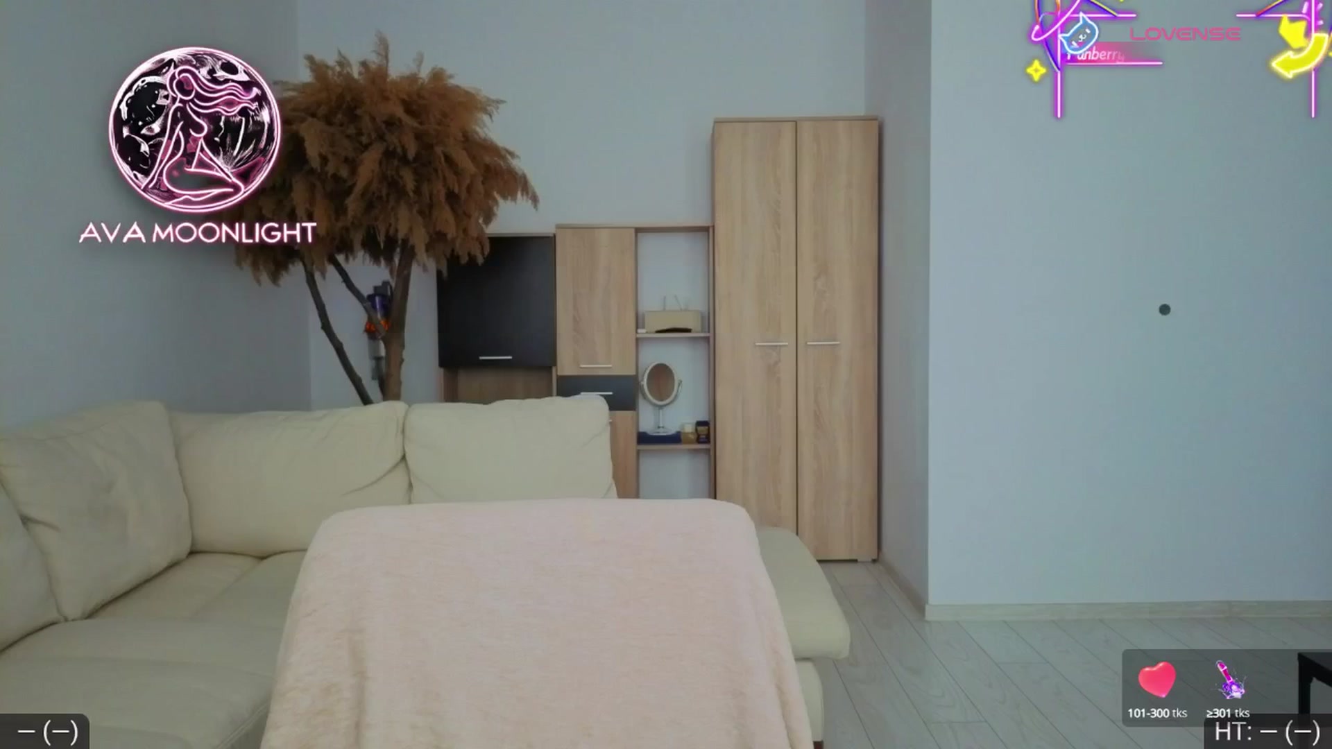 Gallery image thumbnail from AvaMoonlight's myfreecams stream on, 07/10/2025, 14:30 image 3 of 20