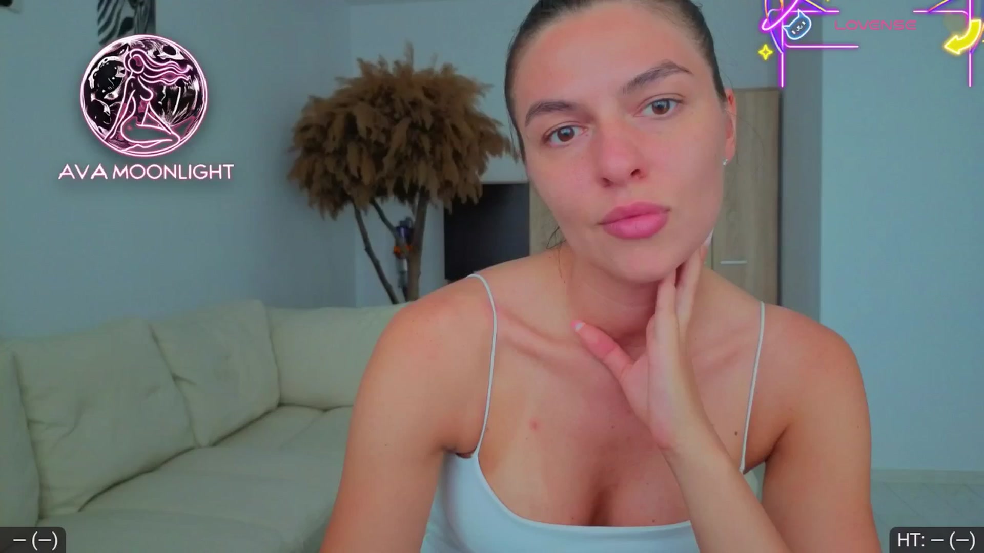 Gallery image thumbnail from AvaMoonlight's myfreecams stream on, 07/10/2025, 15:36 image 7 of 20