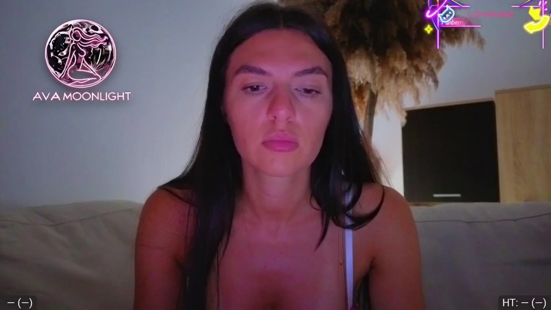 Gallery image thumbnail from AvaMoonlight's myfreecams stream on, 07/16/2025, 24:43 image 3 of 20