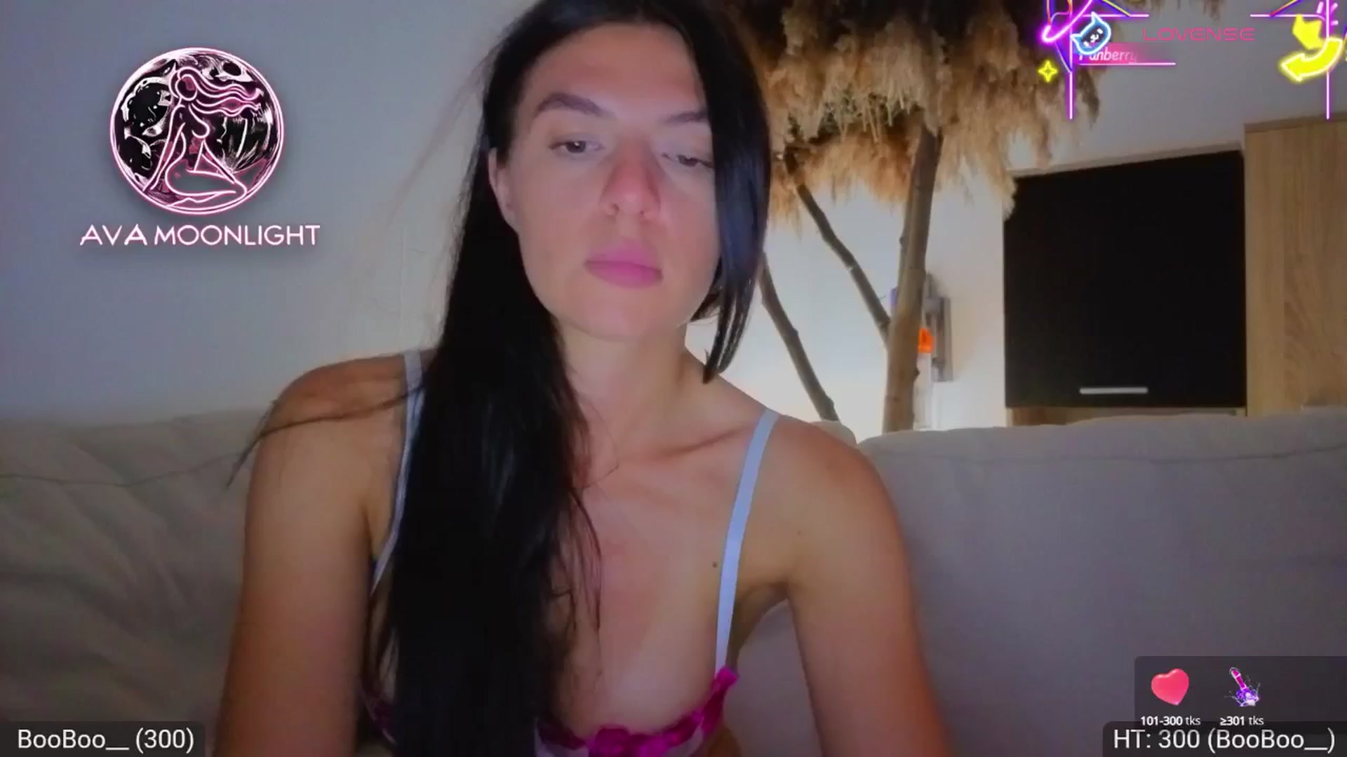 Gallery image thumbnail from AvaMoonlight's myfreecams stream on, 07/16/2025, 24:43 image 12 of 20