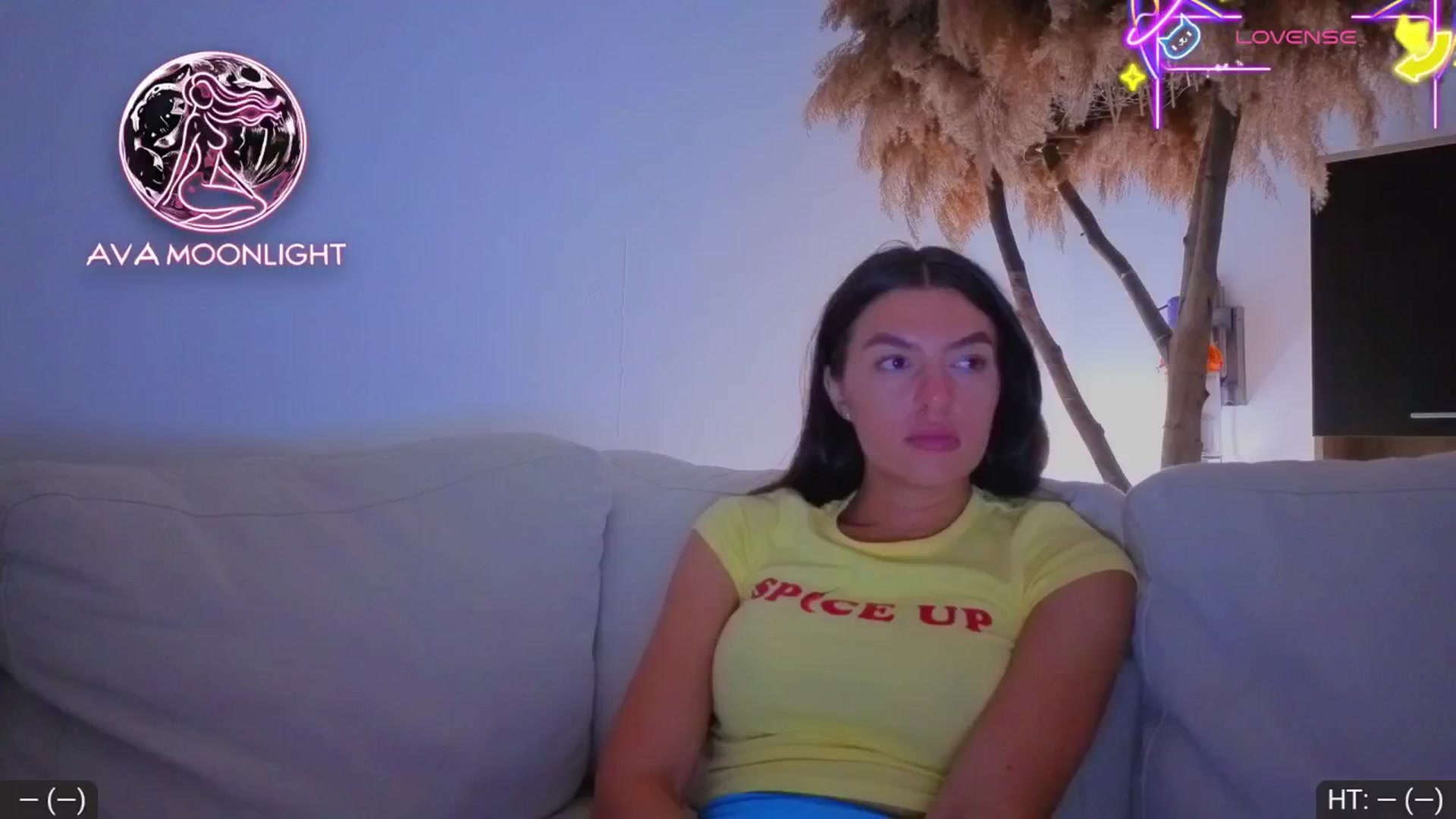 Gallery image thumbnail from AvaMoonlight's myfreecams stream on, 07/17/2025, 24:10 image 17 of 20