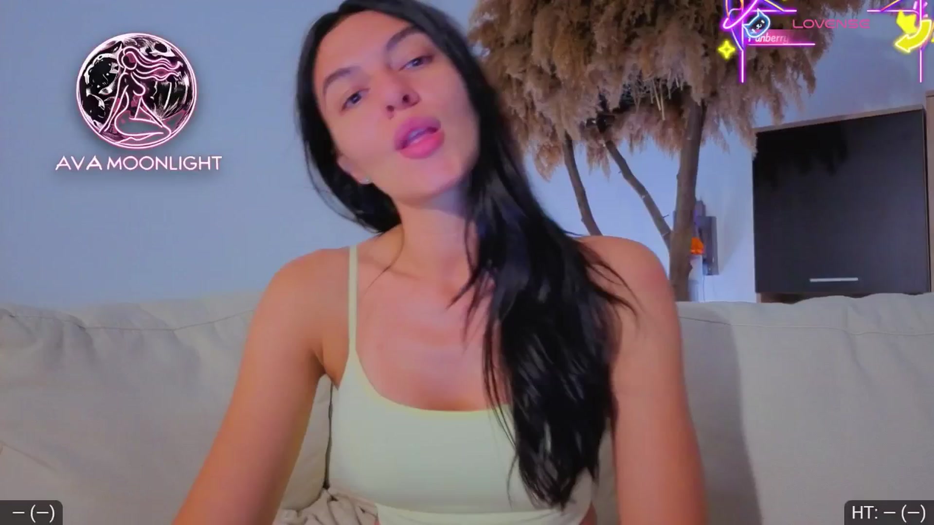 Gallery image thumbnail from AvaMoonlight's myfreecams stream on, 07/17/2025, 23:36 image 4 of 20