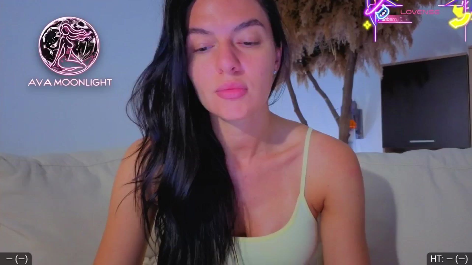 Gallery image thumbnail from AvaMoonlight's myfreecams stream on, 07/17/2025, 23:36 image 8 of 20