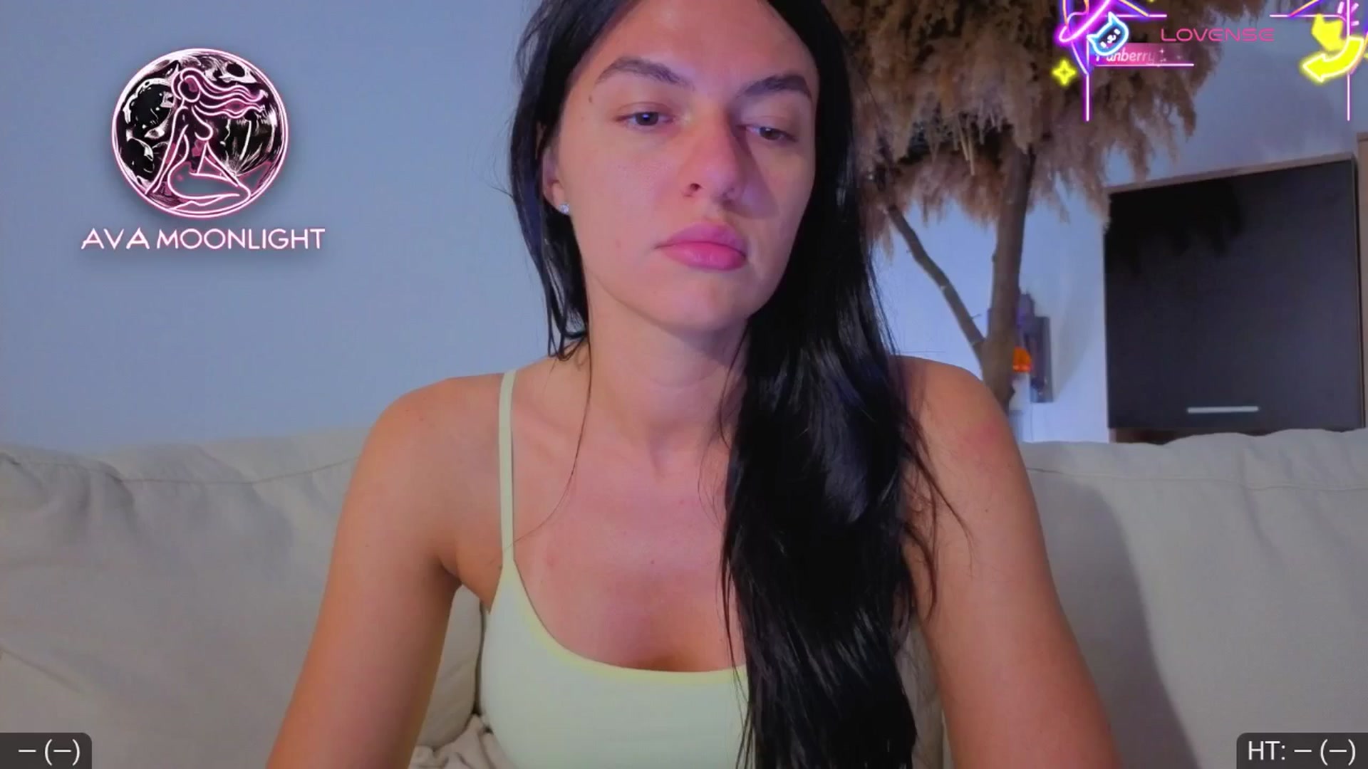 Gallery image thumbnail from AvaMoonlight's myfreecams stream on, 07/17/2025, 23:36 image 5 of 20