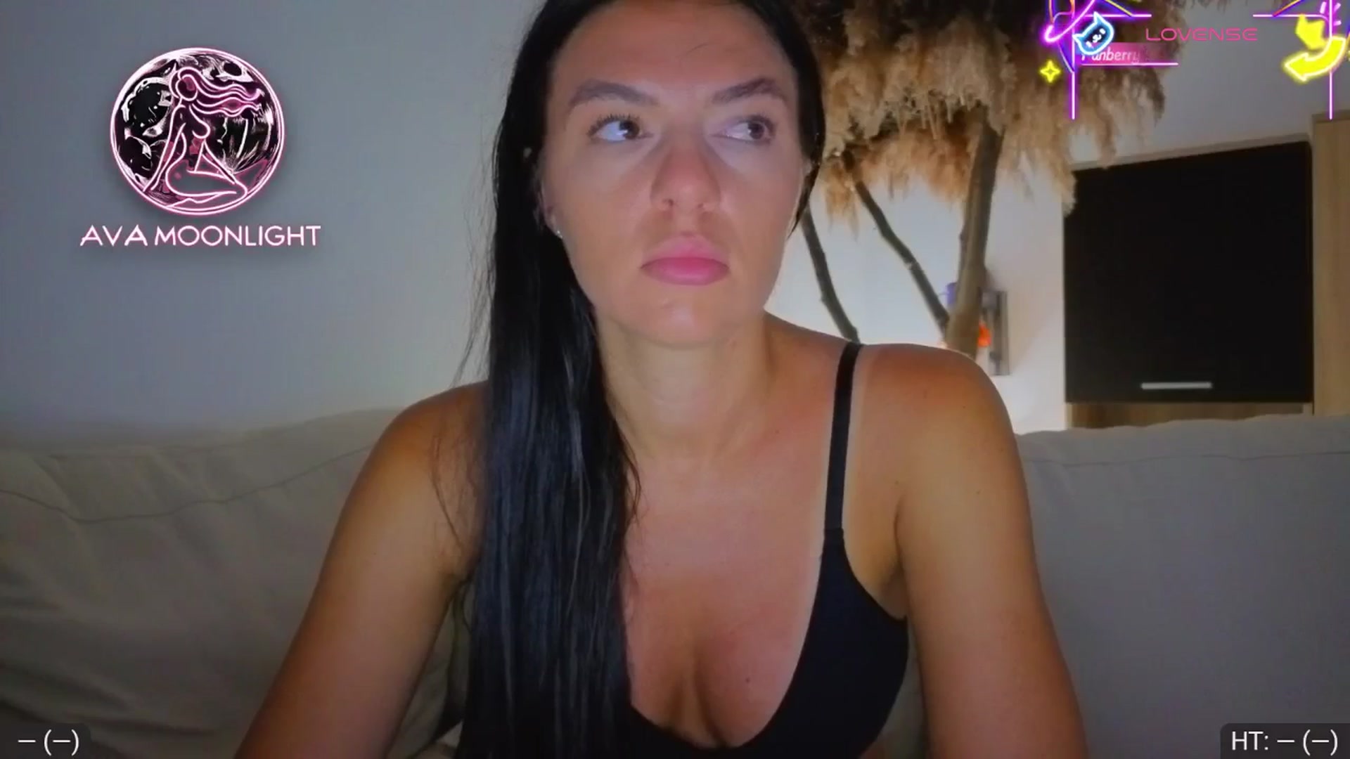 Gallery image thumbnail from AvaMoonlight's myfreecams stream on, 07/26/2025, 23:21 image 3 of 20