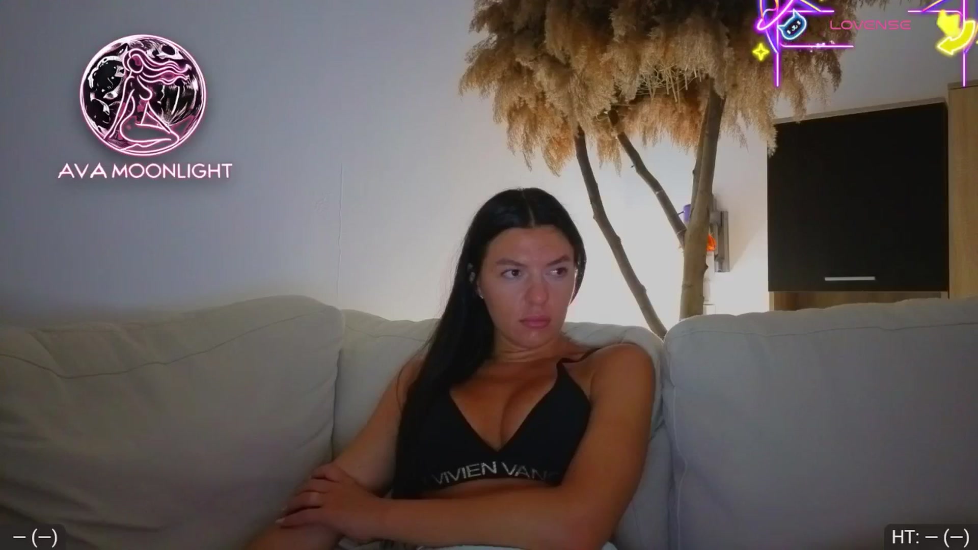 Gallery image thumbnail from AvaMoonlight's myfreecams stream on, 07/26/2025, 23:21 image 2 of 20