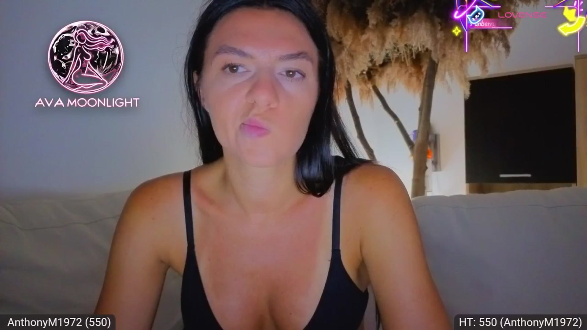 Gallery image thumbnail from AvaMoonlight's myfreecams stream on, 07/27/2025, 24:51 image 13 of 20