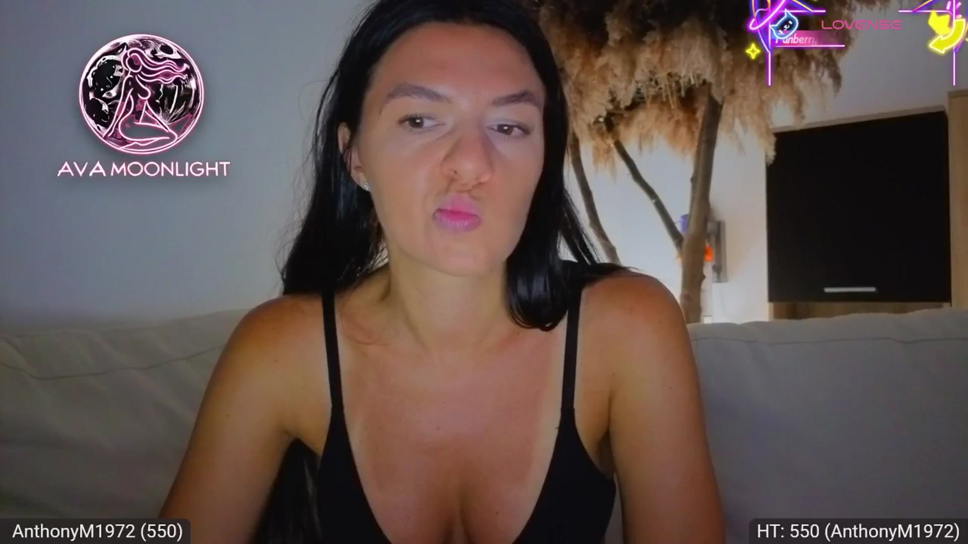 Gallery image thumbnail from AvaMoonlight's myfreecams stream on, 07/27/2025, 24:51 image 15 of 20
