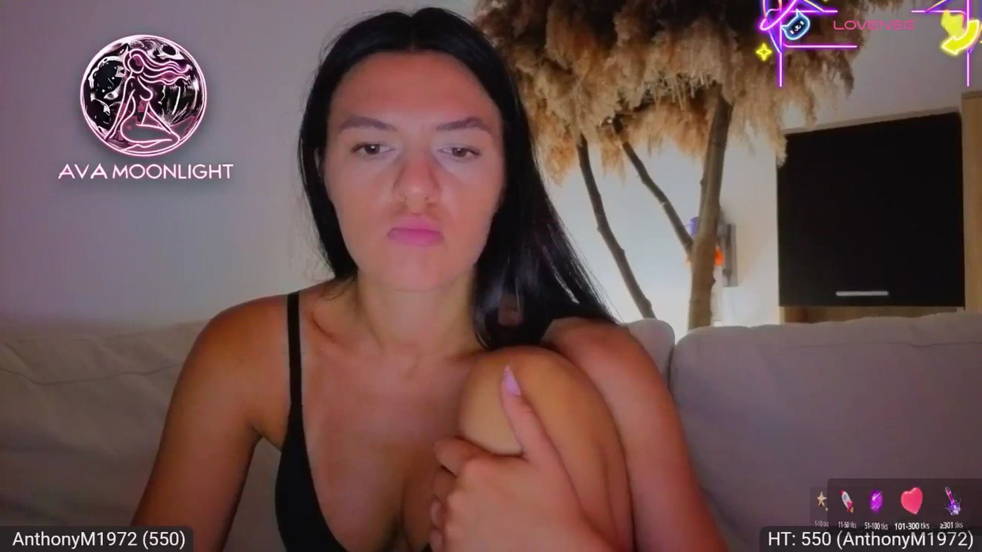 Gallery image thumbnail from AvaMoonlight's myfreecams stream on, 07/27/2025, 24:51 image 17 of 20